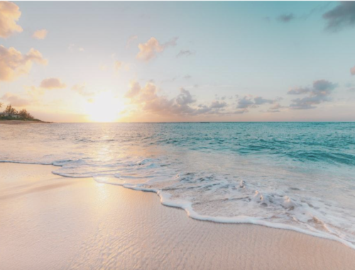 Essential Items for Your Beach Trip: 10 Must-Haves