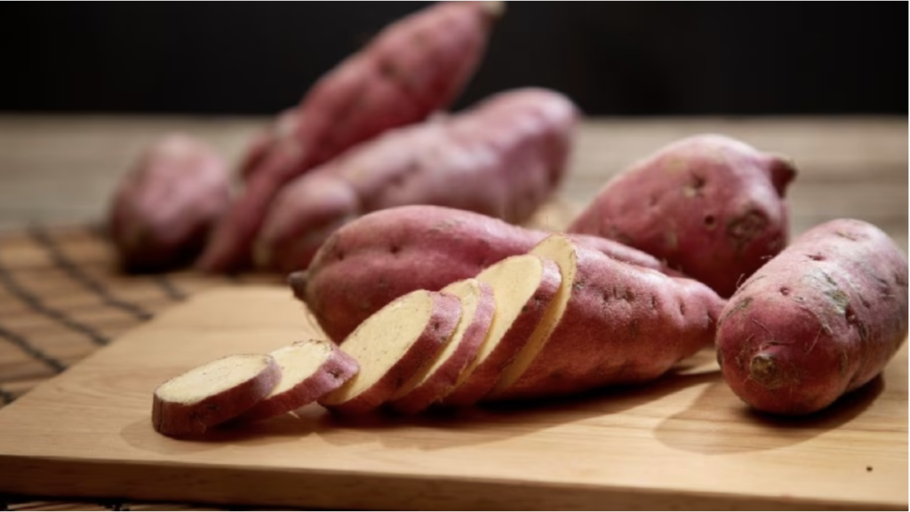 1. **Sweet Potatoes** Sweet potatoes are both comforting and packed with nutrients, particularly beta-carotene, which gives them their vibrant orange hue. Beta-carotene offers numerous health benefits, including immune support.